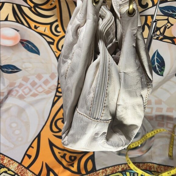 Wilsons Leather Cream Shoulder Bag - Picture 4 of 16